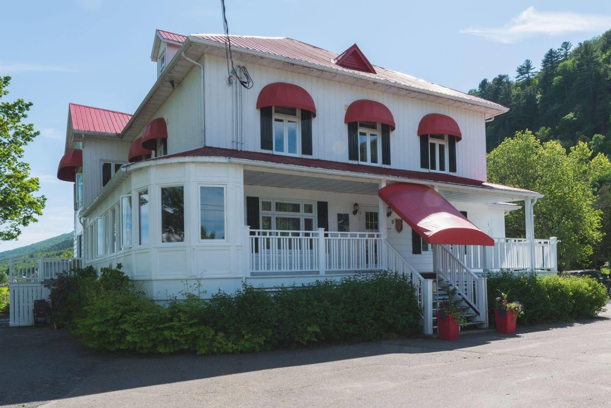 Auberge La Courtepointe 프티트-리비에르-생-프랑수아 외부 사진