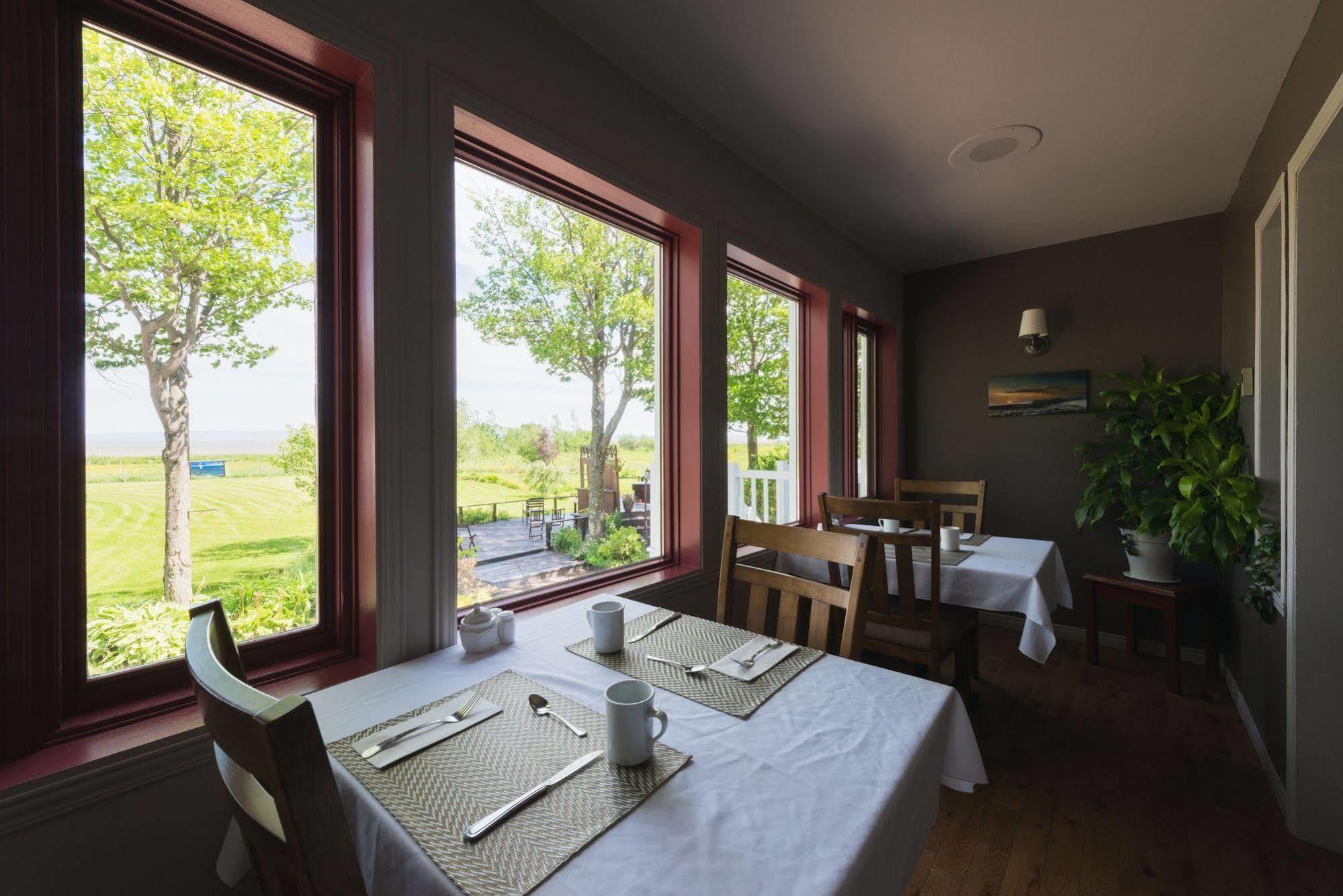 Auberge La Courtepointe 프티트-리비에르-생-프랑수아 외부 사진